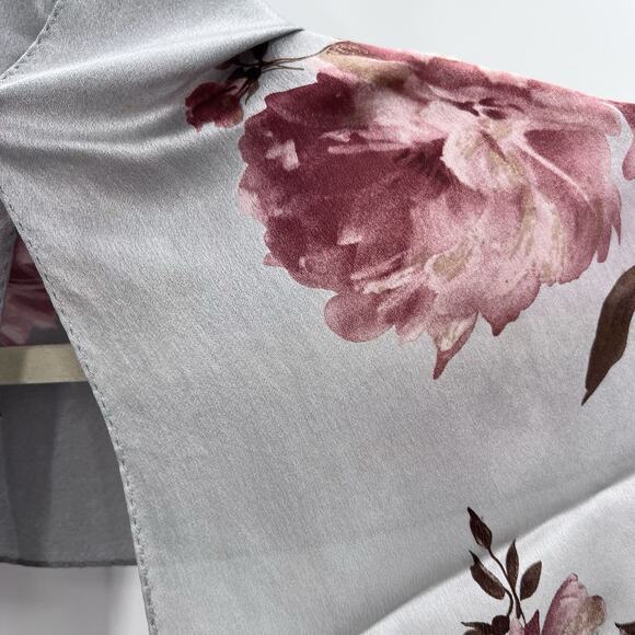 Vintage Ralph Lauren Silk Light Gray Pink Floral Roses Rectangle Scarf - Picture 3 of 9